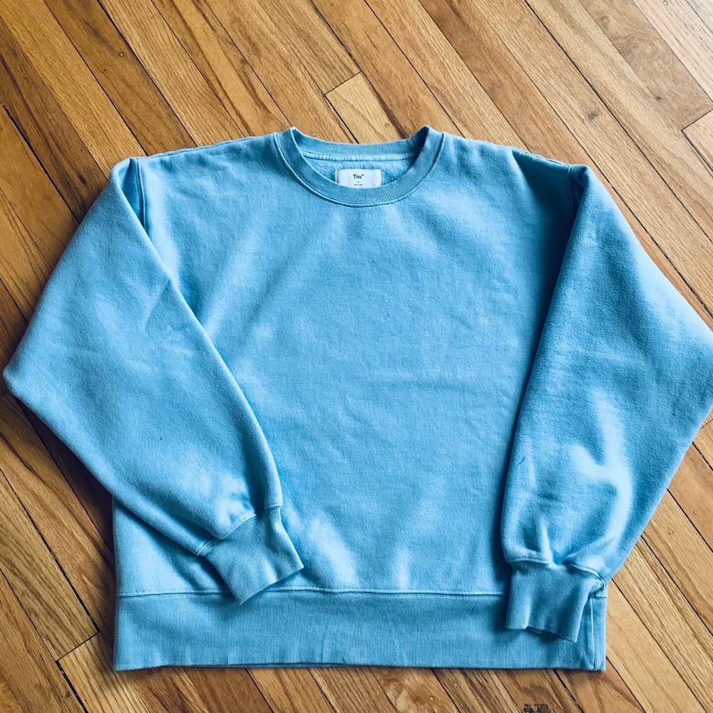 Aritzia Tna Cozy Sweatshirt in Baby Blue - M/L